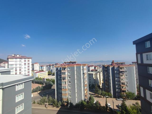Germenicia'dan Tavşan Tepe Mahallesinde Geniş Kiralık 3+1