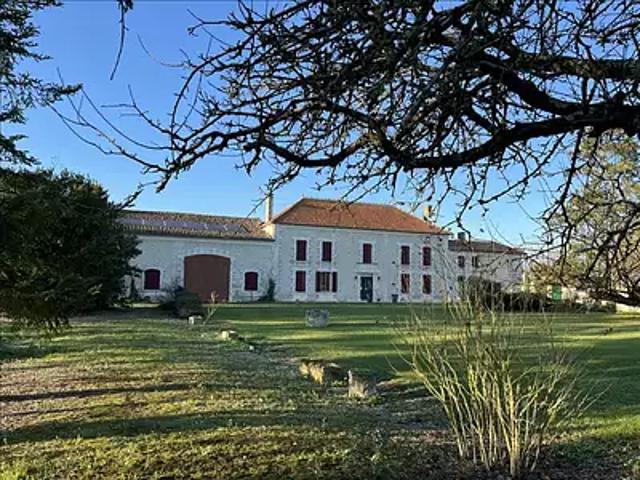 Germignac 17520 Achat / Vente maison 7 pièces t7 parking