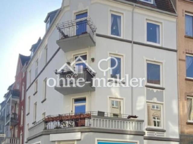 gern an WG`s, Charmante Altbauwohnung mit 2 Balkonen, 3–4 Zimmer, EBK, Bad mit Badewanne