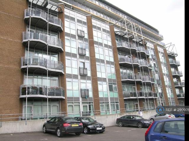Gerry Raffles Square, London, E15 4 bed flat to rent £4,000 pcm £923 pw