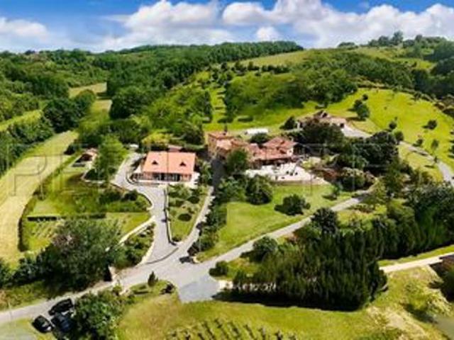 GERS PROPRIETE PRESTIGIEUSE 35 HA LAC