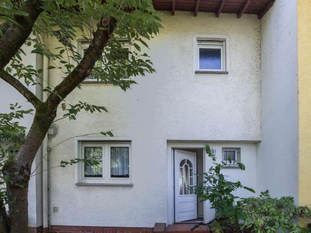 Gestalten Sie ihr Zuhause: Kompaktes Reihenmittelhaus in Frankfurt Eckenheim