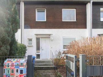 Gestalten Sie Ihr Familienzuhause: Reihenmittelhaus mit Garten und Balkon in Hofheim Marxheim