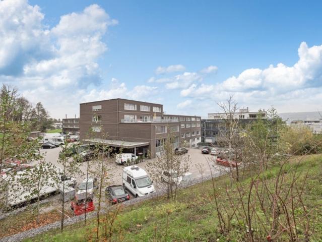 Gestalten Sie Ihre Gewerbefläche auf 402 m² im 1. Obergeschoss