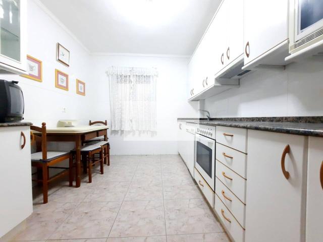 Gestión Inmobiliaria BARAKALDO VENDE piso en Bagatza, ubicado a solo unos pasos del metro