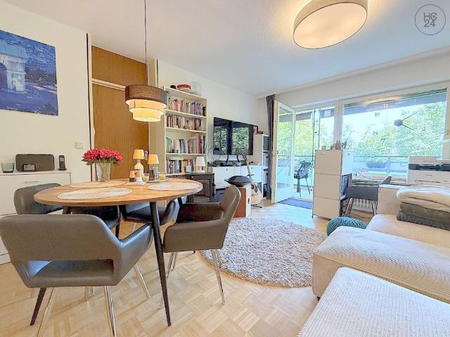 Geschmackvoll möblierte 2 Zimmer Wohnung mit WLAN und Balkon in Nürnberg/ Rosenaupark