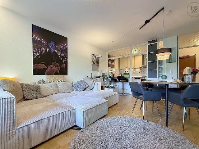 Geschmackvoll möblierte 2 Zimmer Wohnung mit WLAN und Balkon in Nürnberg/ Rosenaupark