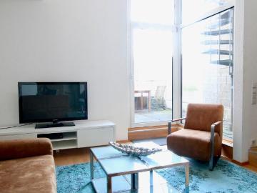 Geschmackvoll möblierte Maisonette mit Terrasse im Friesenviertel