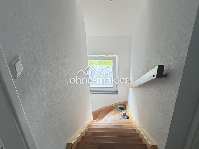 Geschmackvolle 117qm, 5 Raum Maisonette Wohnung mit gehobener Innenausstattung mit Balkon und EBK