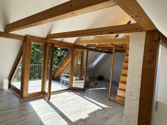 Geschmackvolle 1 Raum Dachgeschosswohnung mit Balkon in Augsburg