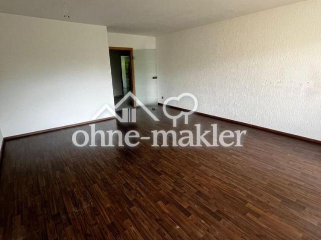 Geschmackvolle 3,5 Zimmer Wohnung in Holthausen mit gut ausgestattetem Wohnbereich, Balkon und EBK