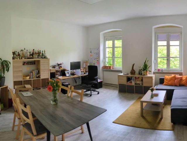 Geschmackvolle, vollständig renovierte 2 Raum Wohnung mit Einbauküche in Karlsruhe