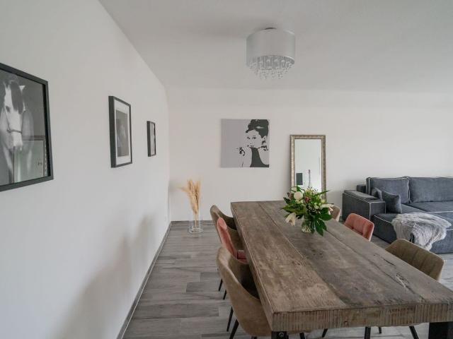 Geschmackvolle & moderne Wohnung im Grünen, Mulheim an der Ruhr Amsterdam Apartments for Rent
