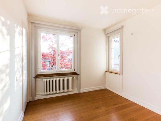 Geschmacksvolle 4 1/2 Zimmer Wohnung in Bahnhofsnähe