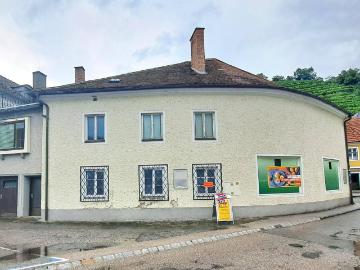 STADTHAUS MIT POTENTIAL