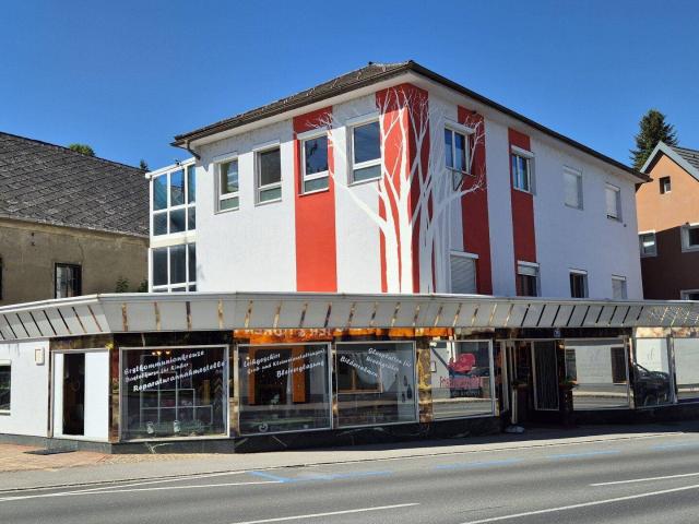 GESCHÄFTS UND WOHNHAUS IN ST. VEIT! RENDITEOBJEKT!