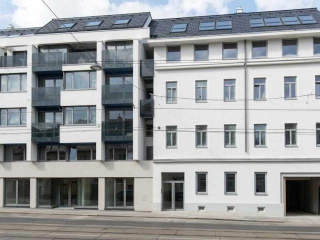 Geschäftslokal mit Hofterrasse beim Baumgartner Casino Park