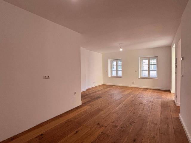 Geschäftsraum verschiedenste Nutzungsmöglichkeiten ~ Arztpraxis/Massagesalon/Büro ~ ab sofort