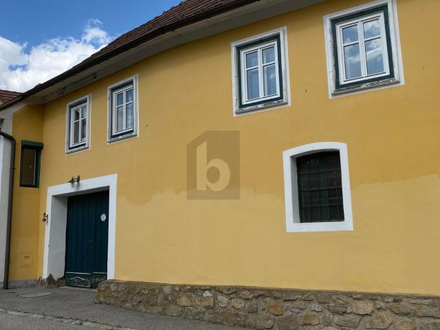 GESCHICHTSTRÄCHTIGES EINFAMILIENHAUS / WINZERHOF IN DER IDYLLE