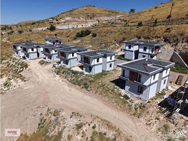 GESİ GÜNEY MAHALLESİNDE 4+1 SIFIR VİLLA