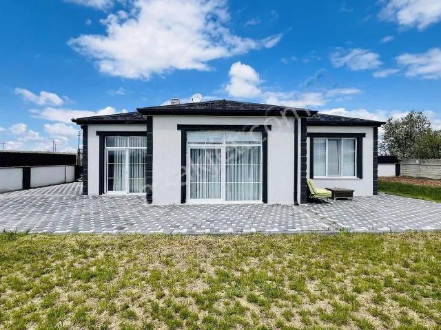Gesikayabağ'da 735m² Arsa Üzeri 2.5+1 Meskenli Lüks Butik Villa