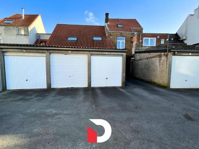 Gesloten garagebox in de Werkhuisstraat te Brugge
