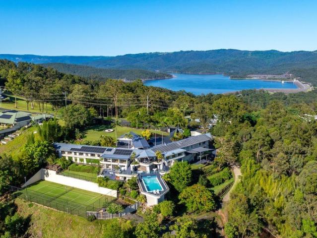 GET A VIEW! Privacy, Space, + Best Views On Gold Coast! Get out of the Burbs!