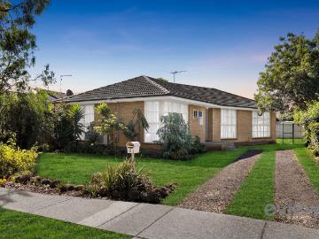 Melton South, Victoria - Garden, Parking