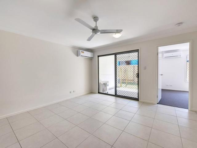 Get in quick and secure a long term lease for this 4 bedroom duplex home. Located in Bellbird Park close to local high school, shopping centre and Sp