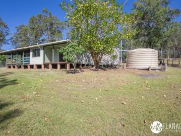 Get Some Space Away From Neighbours! 20min To Town, Tar Road, Sparkling River 1.3km Away 13.75Ha. 34Ac