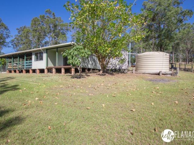 Get Some Space Away From Neighbours! 20min To Town, Tar Road, Sparkling River 1.3km Away 13.75Ha. 34Ac