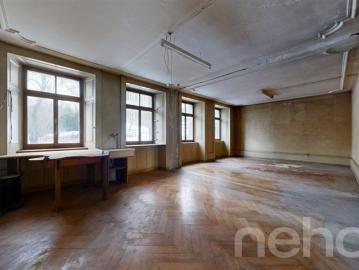 Gewähren 400 m² Wohnfläche, hohes Potenzial, ideale Lage
