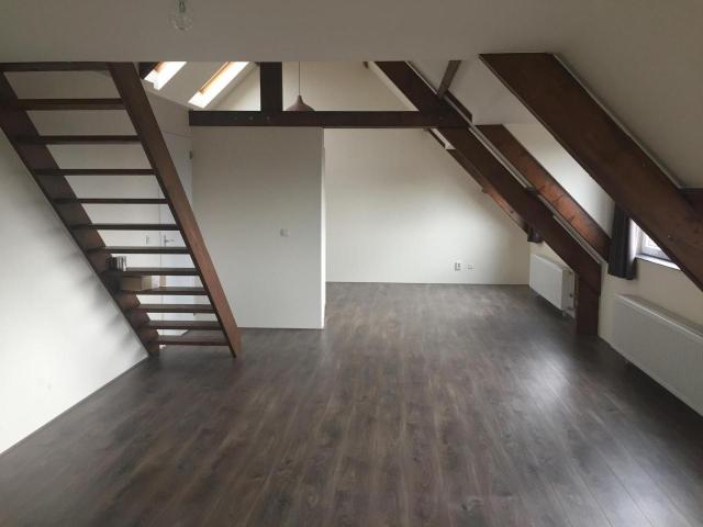 geweldige loft met parkeerplaats te huur aan de pastoor smitstraat!