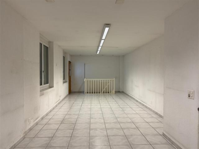 Grosszügiges Gewerbe / Befristet bis 31.12.2027