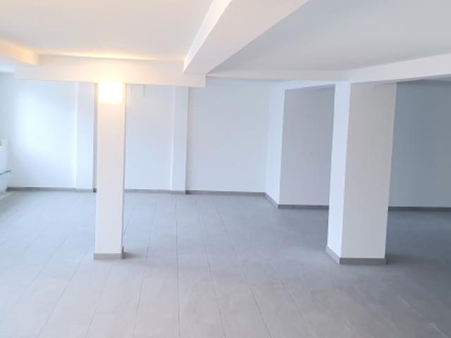 Gewerbefläche mit grosser Terrasse, ideal für Café/KiTa/Pilates oder Yogastudio