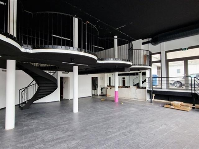 2 Flächen von 200 und 267 m² im Zentrum von Lausanne
