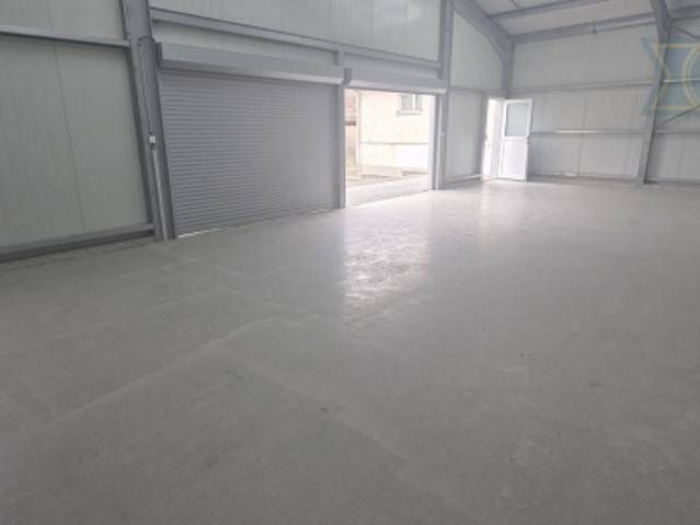 Gewerbefläche / Werkstatt mit 94 m² in einem gemischt genutzten Gebiet