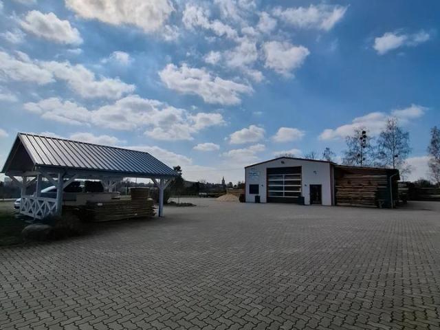 Gewerbehalle mit 2.200 m² Freifläche in Top Ecklage zu verkaufen
