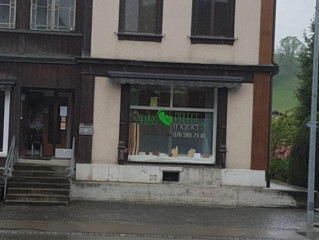 Gewerberaum mit Aussenparkplatz
