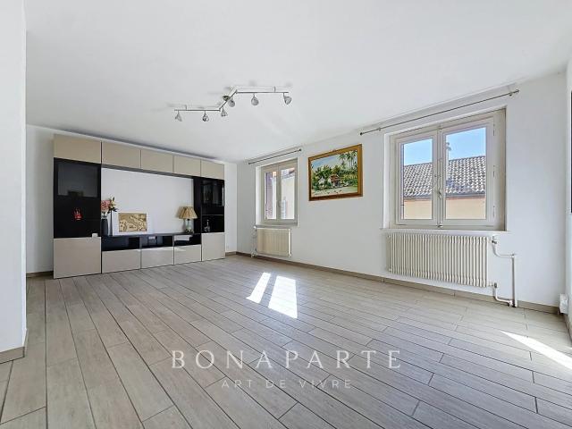 Gex Centre Ville – Le Charme De L’Ancien Avec Terrasse 113m² Gex