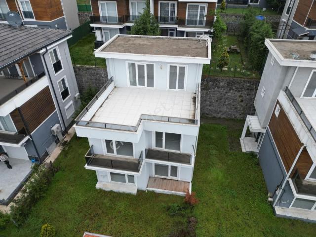 Geyve Alifuatpaşa Müstakil Bahçeli Hesaplı Triplex 4+1 Villa