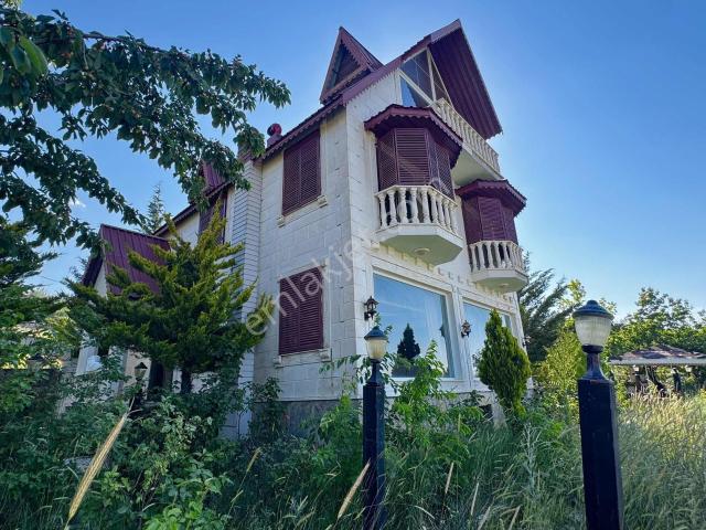 Geyikbayırı 700 M2 Arsalı Özel Mimari Villa