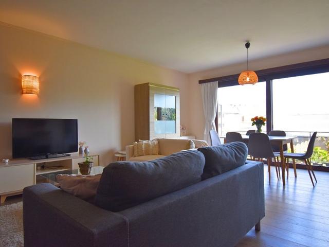 Gezellig 2 kamer appartement met terras én tuin