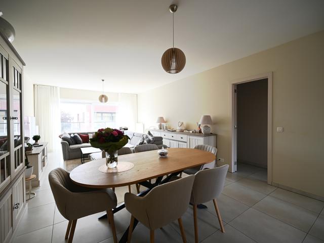 Gezellig appartement met 2 slaapkamers op de Munt te Roeselare!