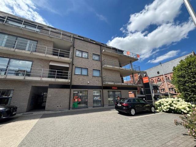 Gezellig appartement met één slaapkamer en staanplaats in ce