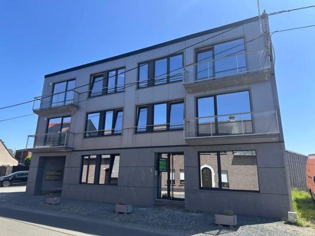 GEZELLIG APPARTEMENT MET TERRAS EN GARAGE