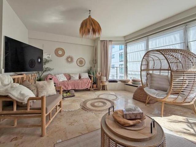 Gezellig appartement met terras en zicht op zee