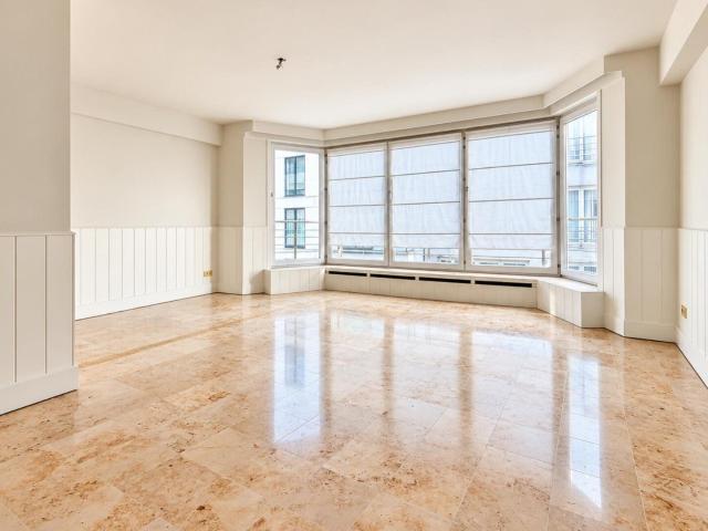 Gezellig appartement met terras en zicht op zee
