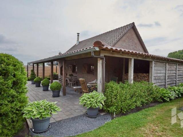 Gezellig, bemeubeld huisje met één slaapkamer!