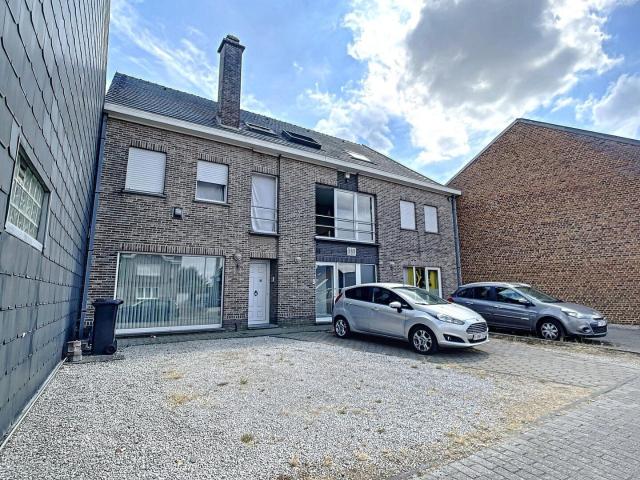 Gezellig dakappartement met autostaanplaats in Erp Mere